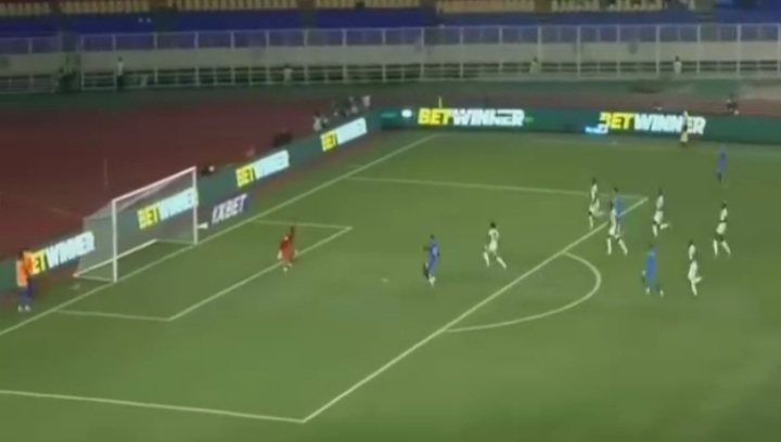 لقطة من المباراة، أثناء تسجيل الكونغو هدفها الأول 